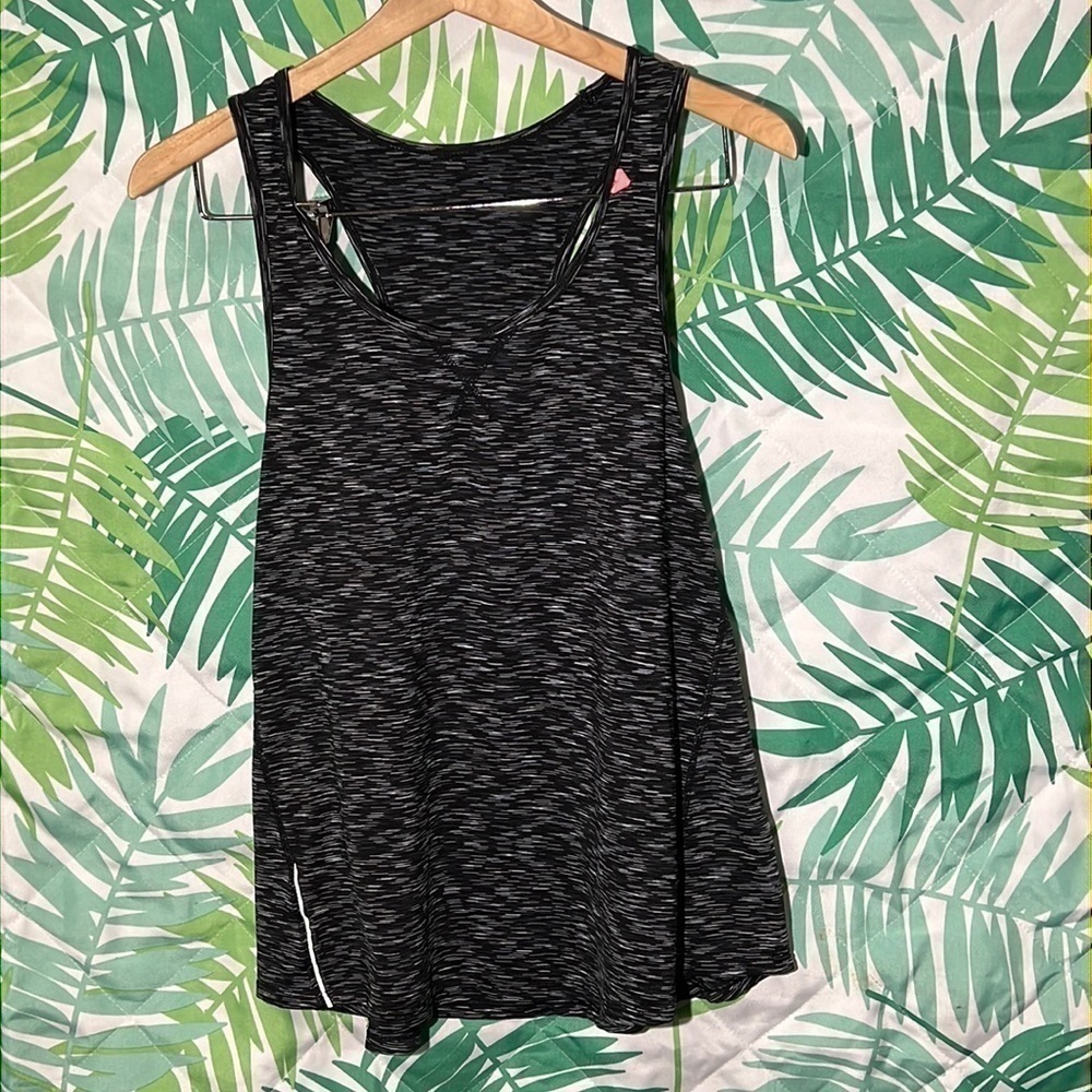 Workout tank size L